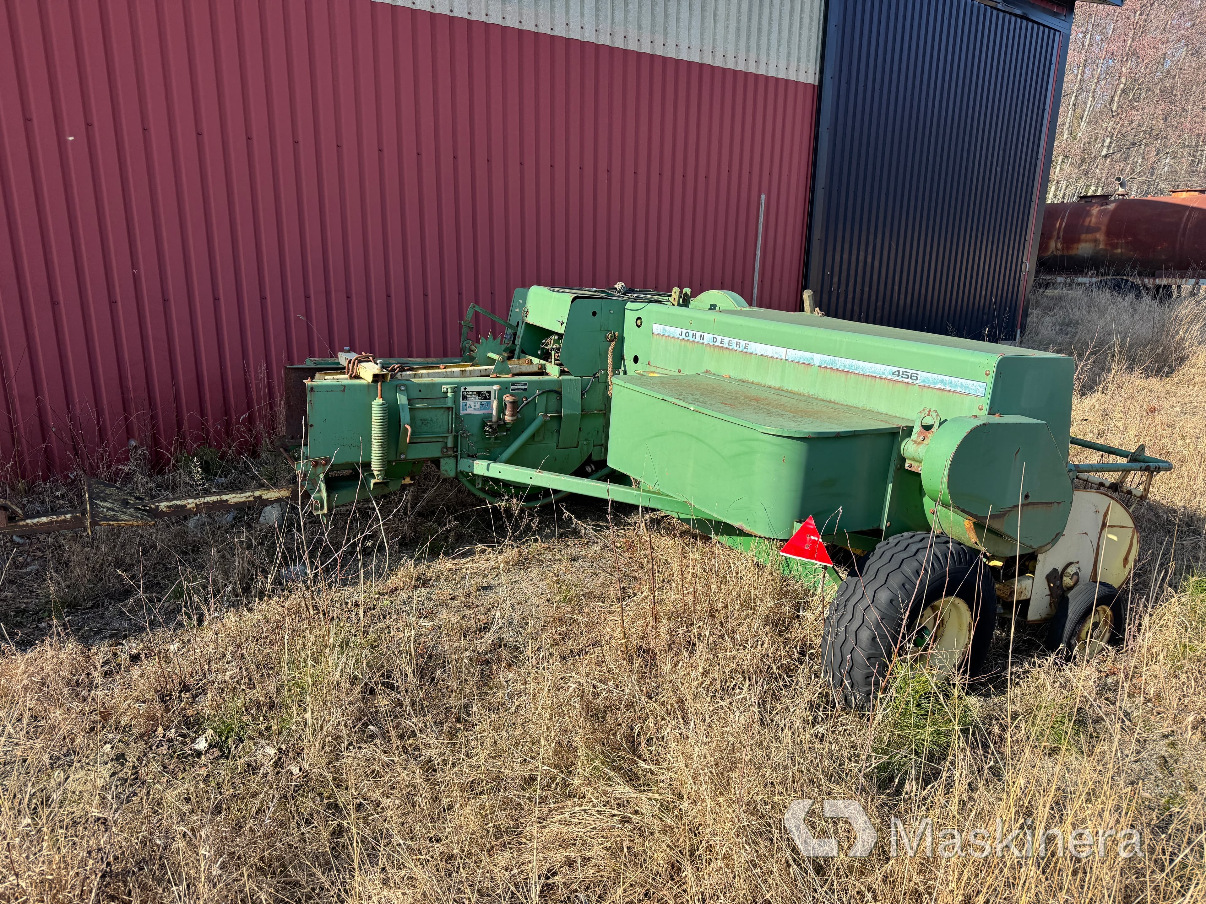 Torrbalspress John Deere 456