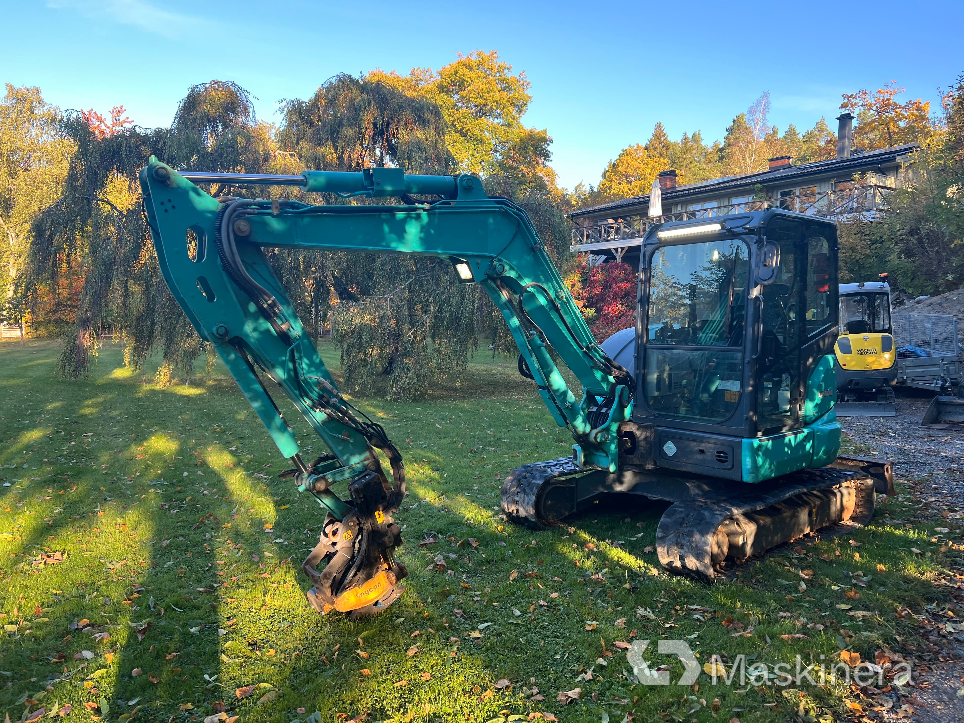 Grävmaskin Kobelco SK55SRX-6 med redskap