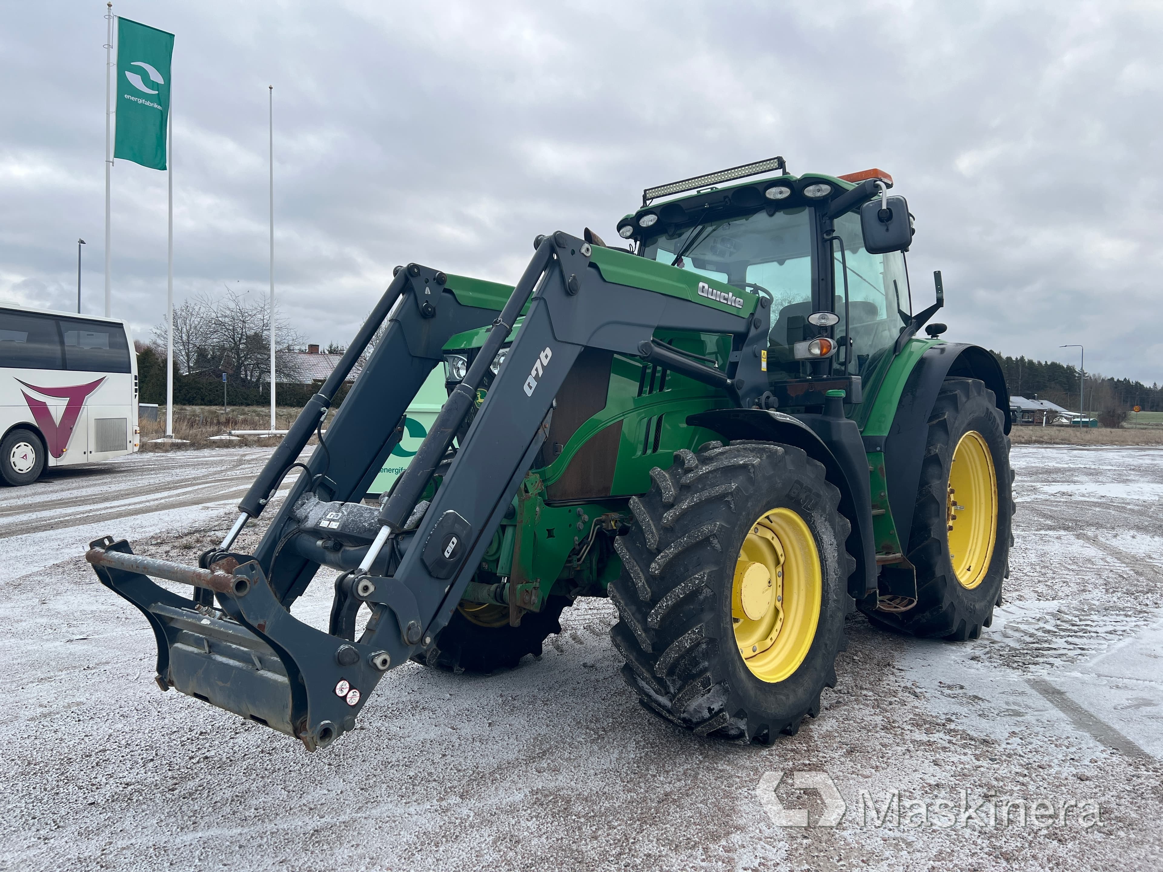 Traktor John Deere 6170R med Quicke Q7 lastare