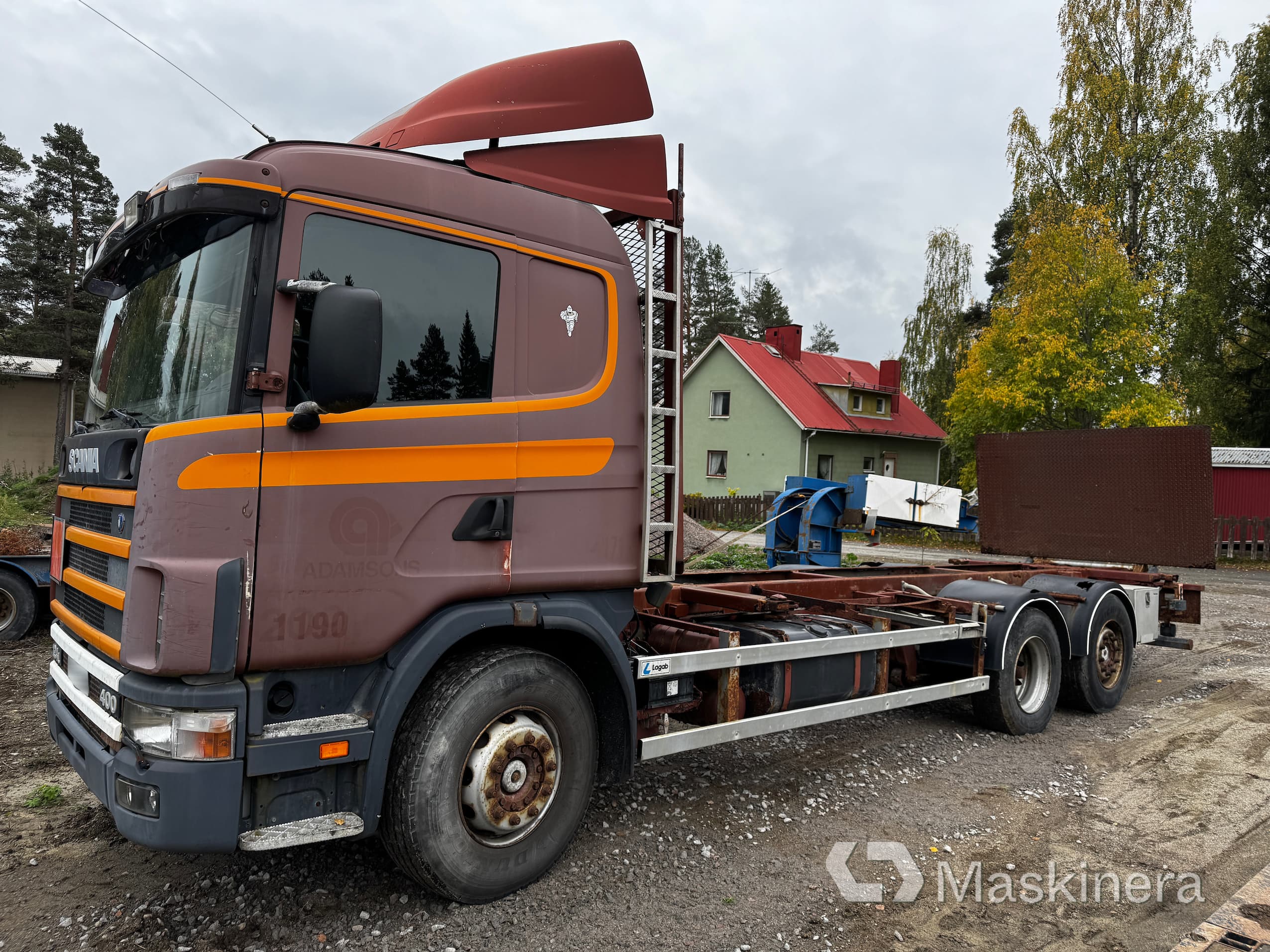 Containerbil med bakgavel Scania R124 LB 6x2 NB 400