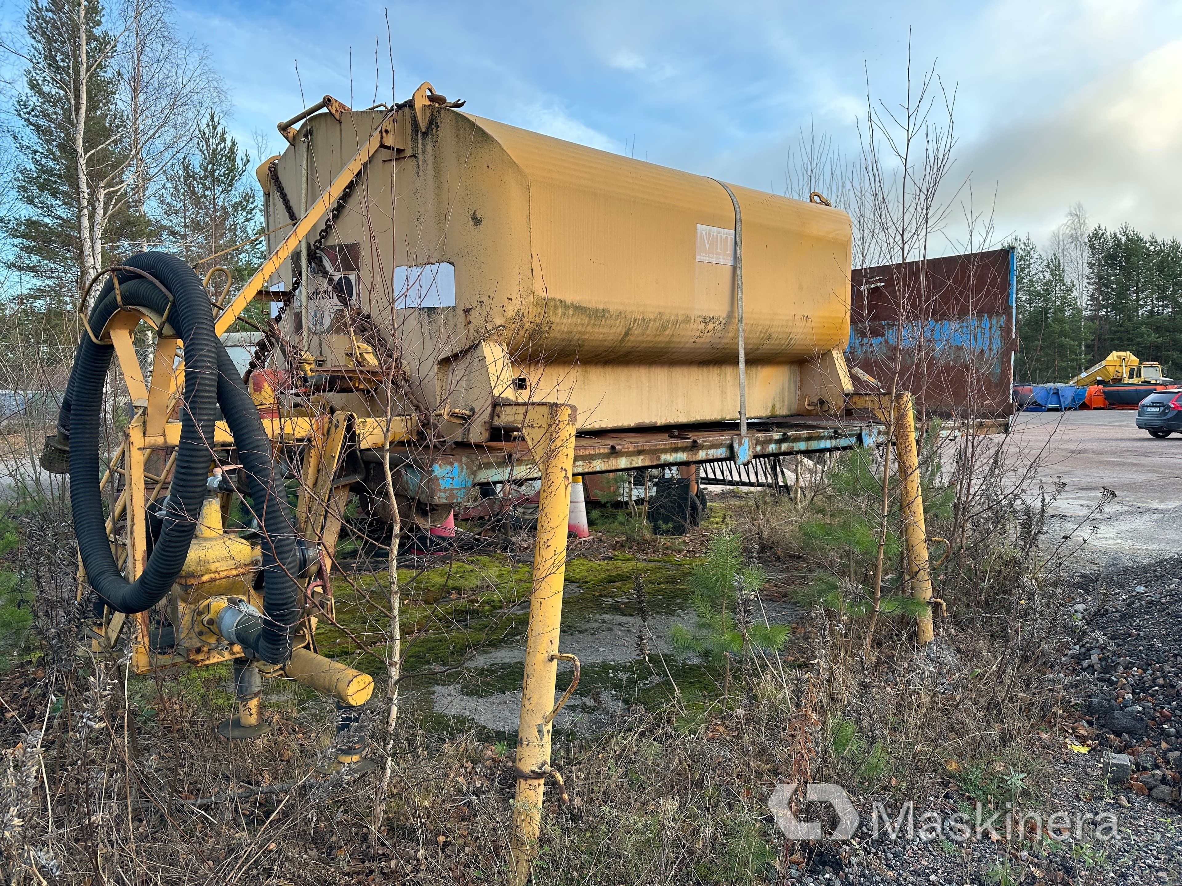 Lastväxlarflak med spridartank