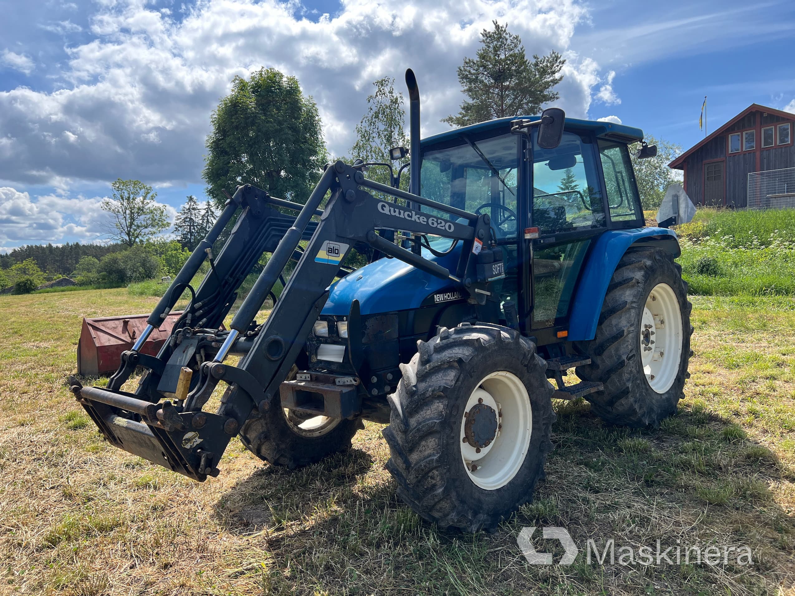 Traktor New Holland 5635 4 WD