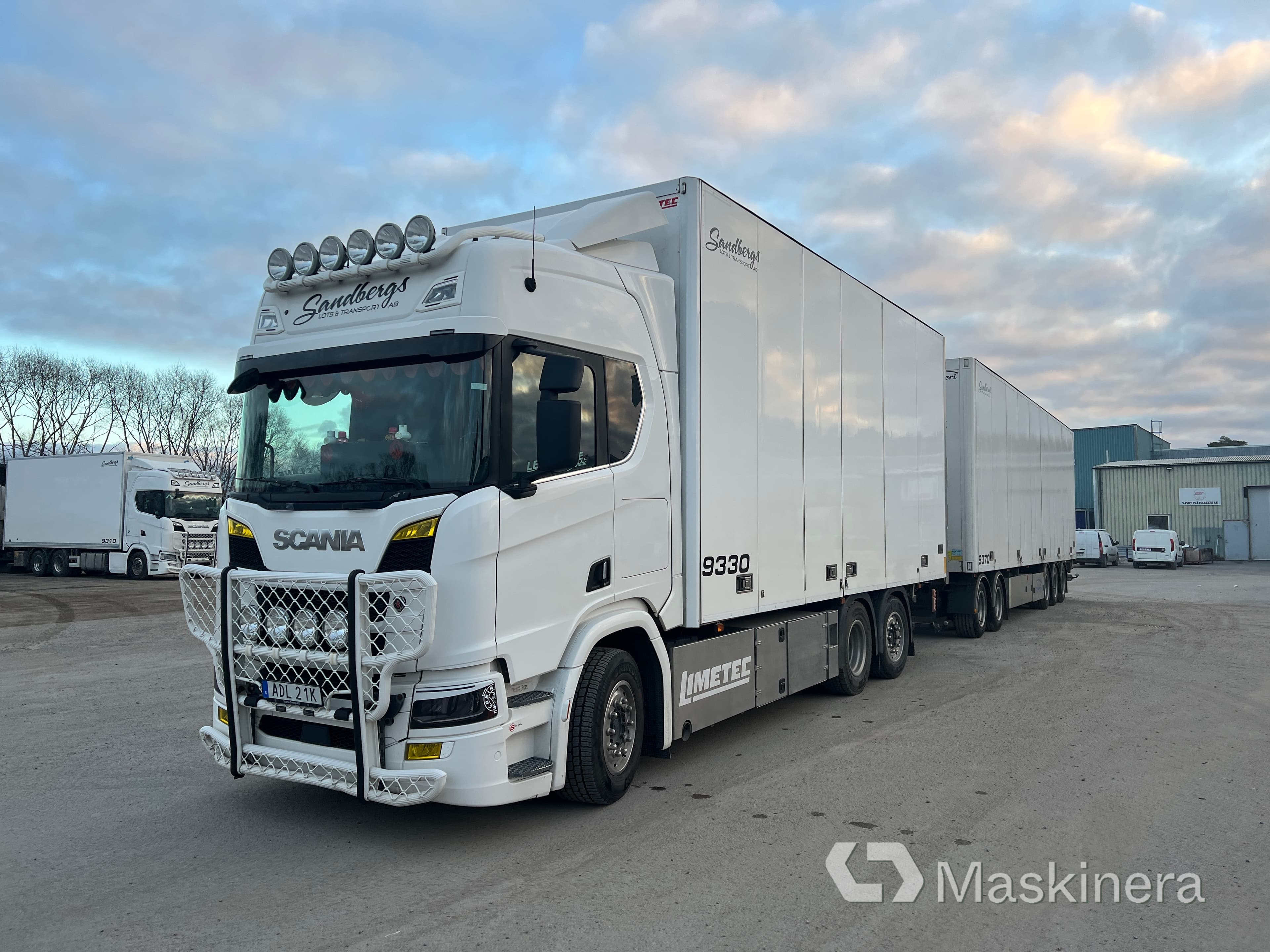 Lastbil Scania R580 med Trailer Ekeri S9-D