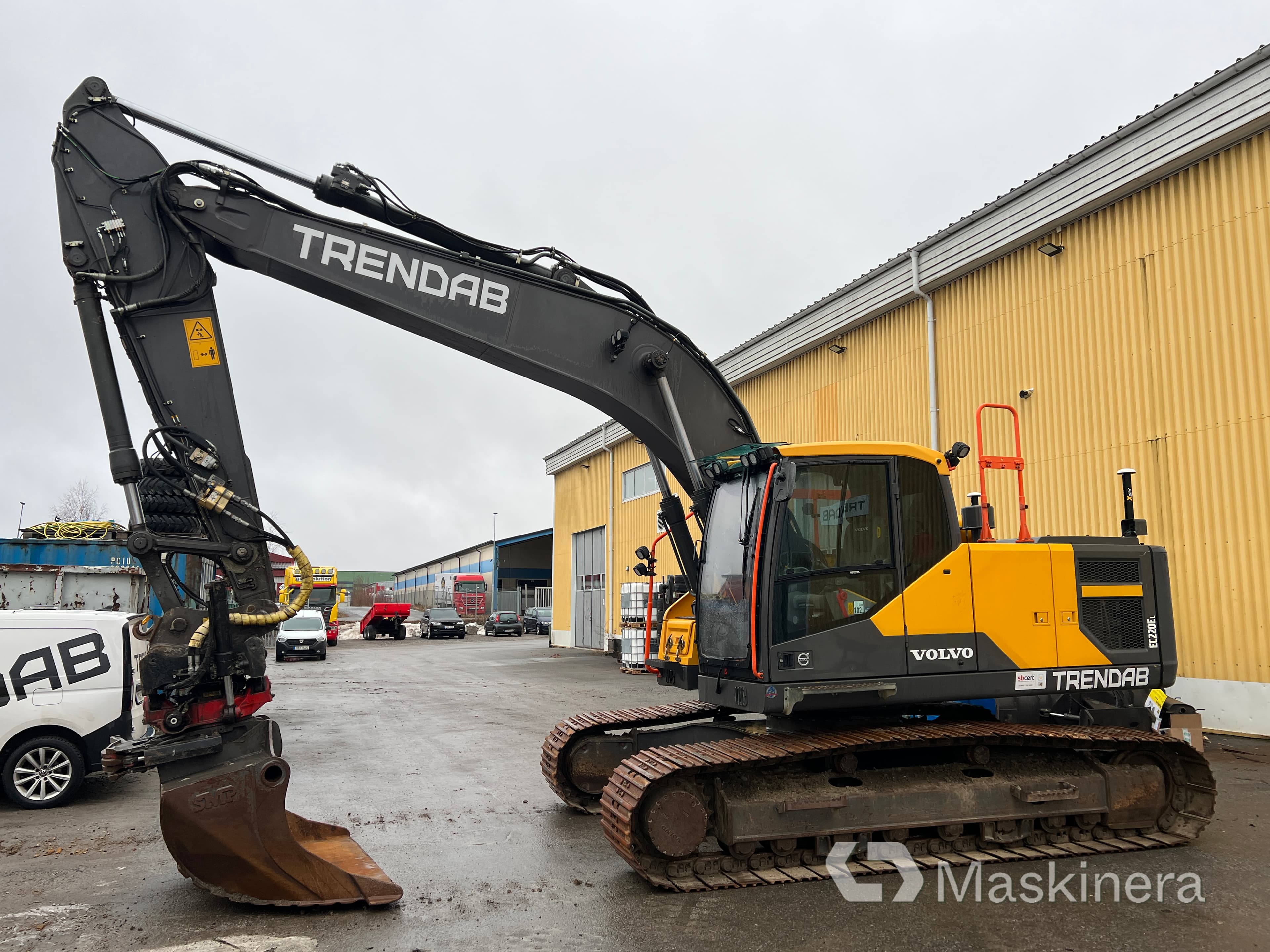 Grävmaskin Volvo EC220EL med tillbehör