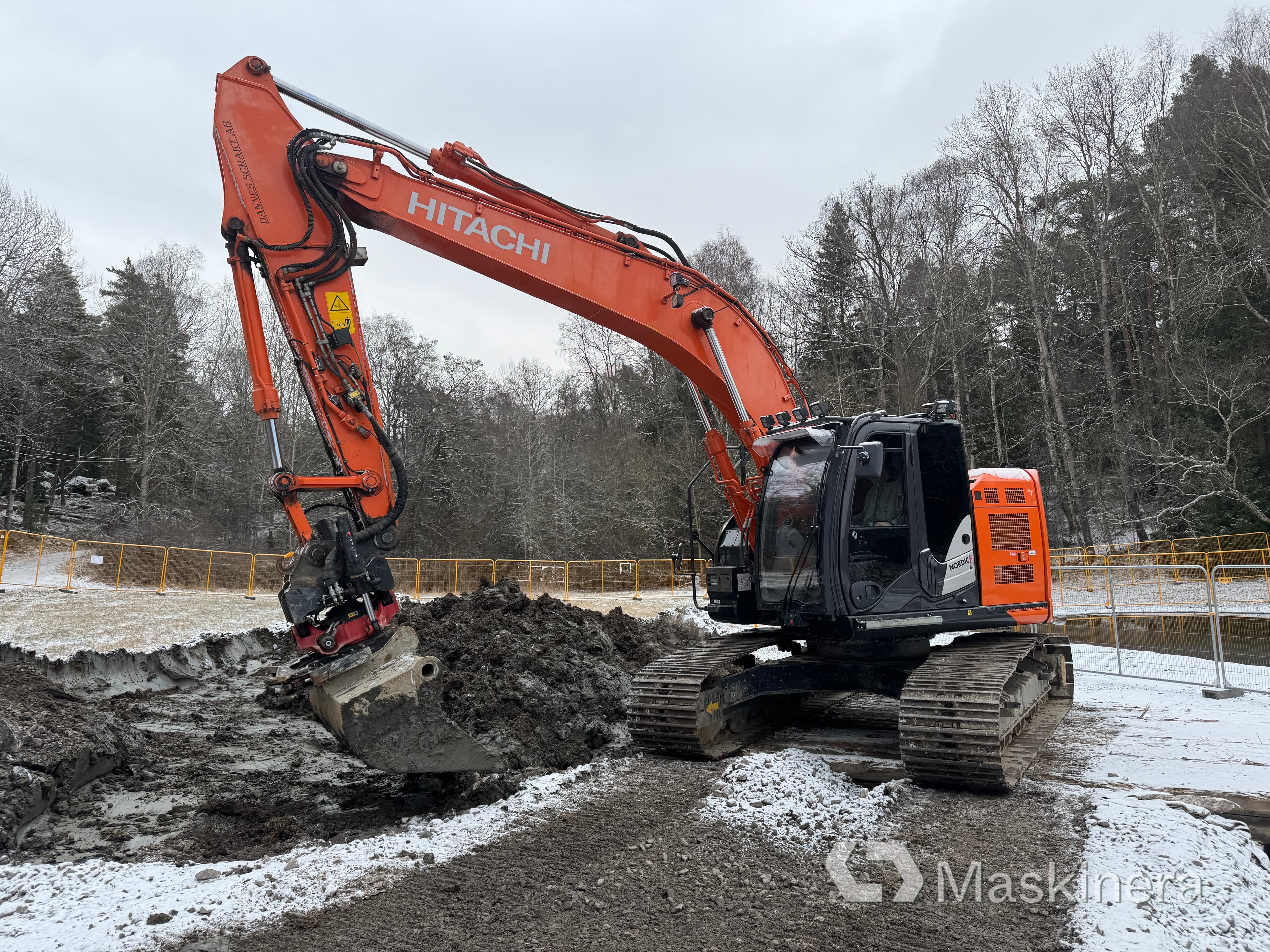 Grävmaskin Hitachi Zaxis 225 US LC-6